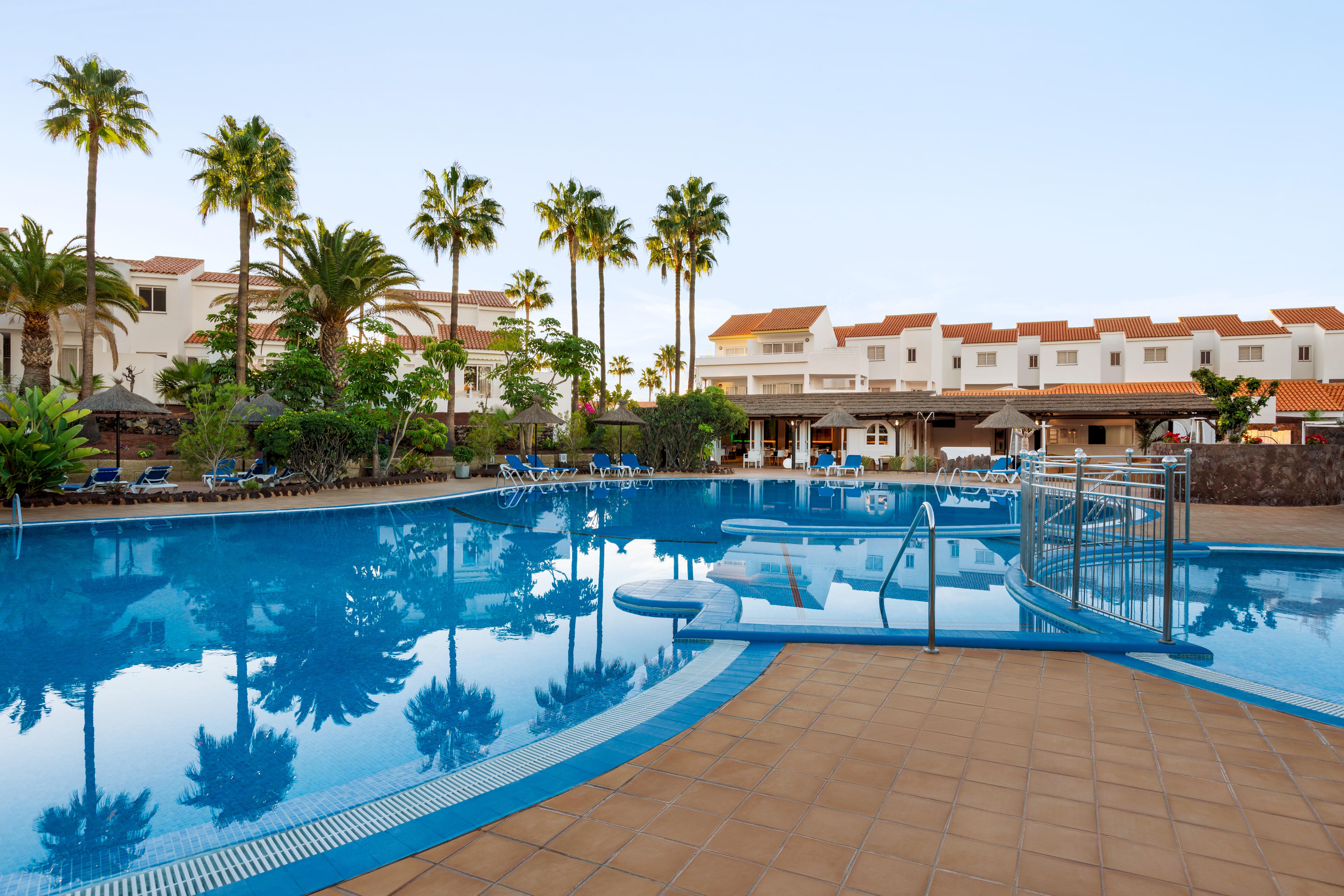 Wyndham Residences Golf Del Sur 산미겔데아보나 외부 사진