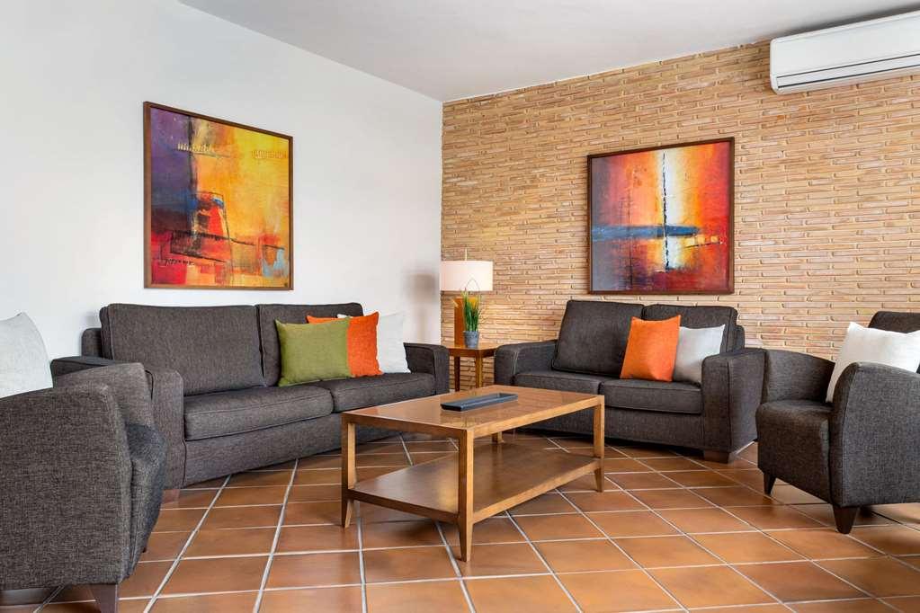 Wyndham Residences Golf Del Sur 산미겔데아보나 내부 사진