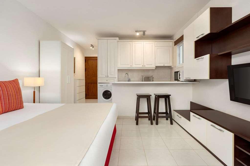 Wyndham Residences Golf Del Sur 산미겔데아보나 객실 사진